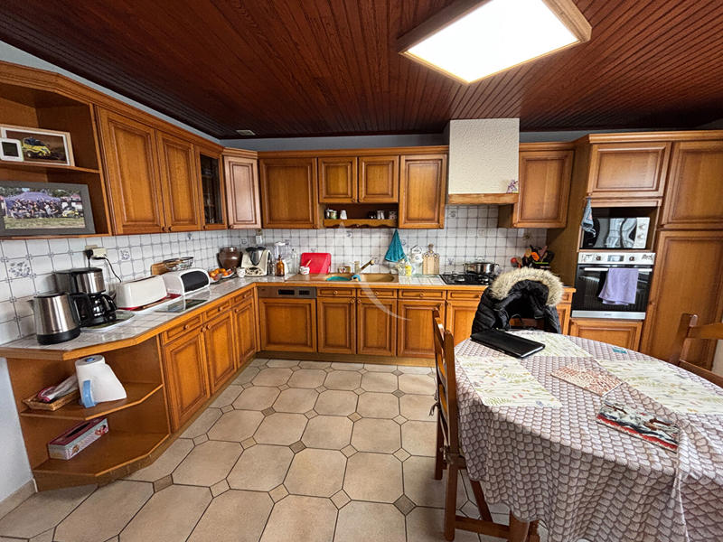 Maison - 229 m² - 9 pièces