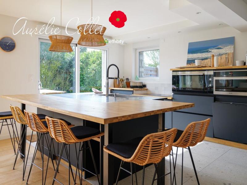 Villa - 240 m² - 9 pièces