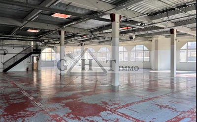 Entrepôt - 854 m²