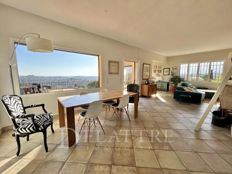 Villa - 172 m² - 8 pièces