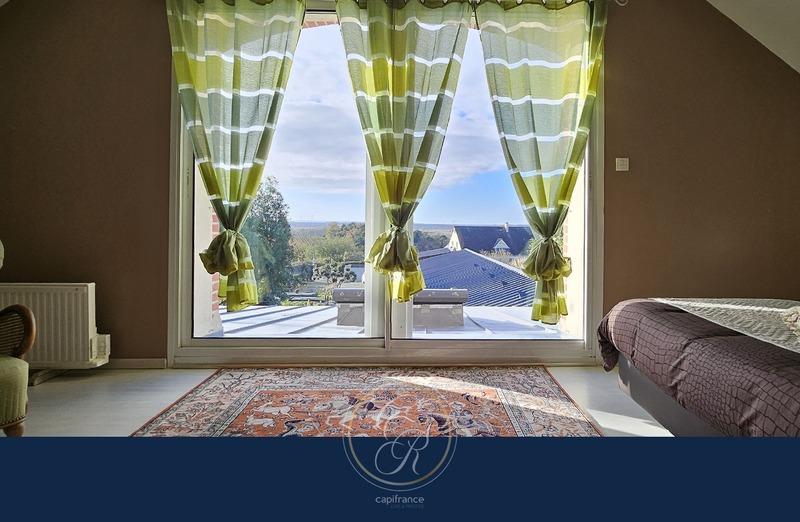 Maison - 277 m² - 8 pièces