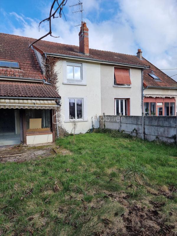 Maison - 92 m² - 4 pièces