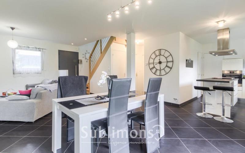 Maison - 95 m² - 5 pièces