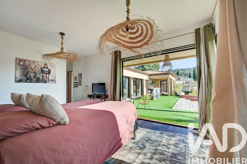 Maison - 288 m² - 8 pièces