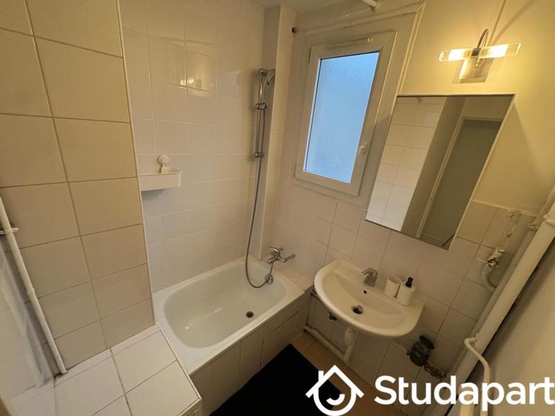 Chambre - 9 m² - 1 pièce