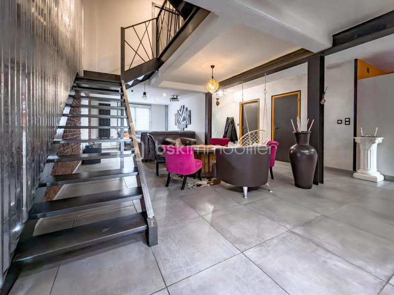 Maison - 200 m² - 8 pièces