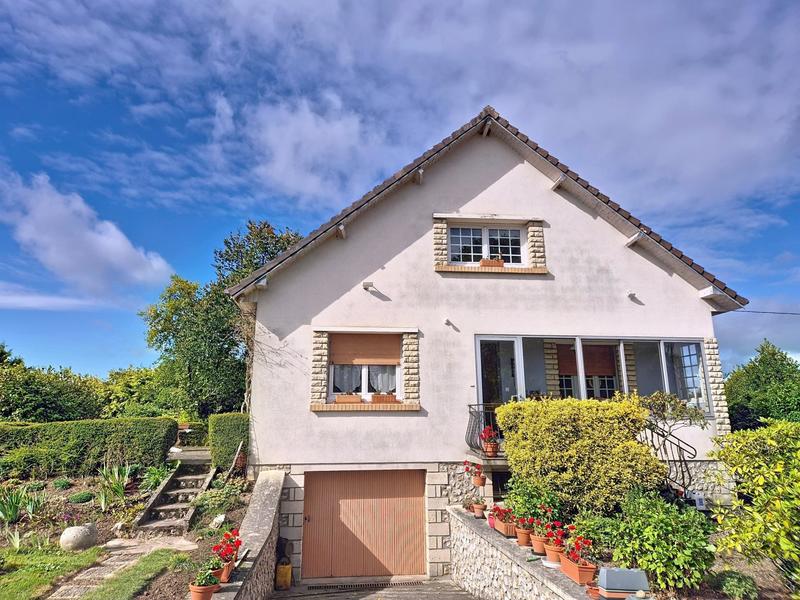 Maison - 94 m² - 6 pièces