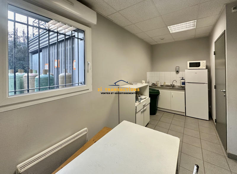 Local d'activités - 267 m²