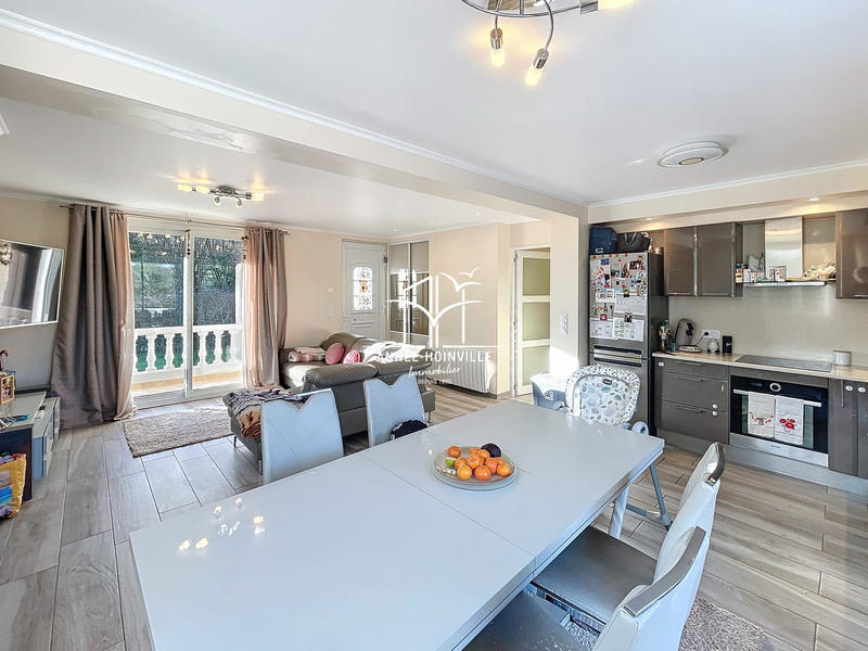 Maison - 133 m² - 6 pièces