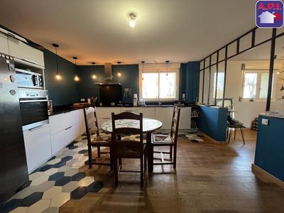 Maison - 239 m² - 6 pièces