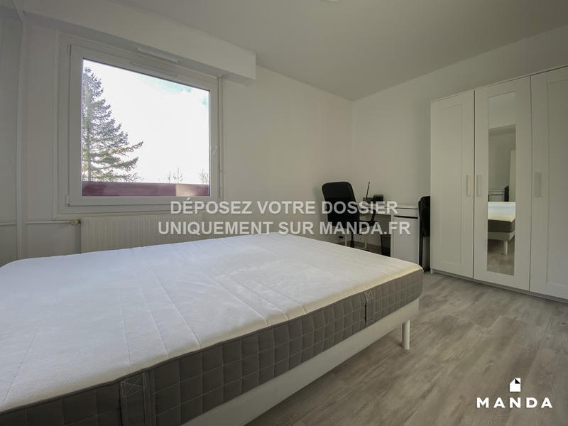 Chambre - 11 m² - 5 pièces