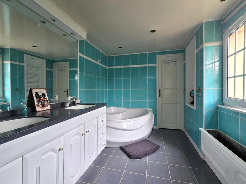 Maison ancienne - 191 m² - 7 pièces