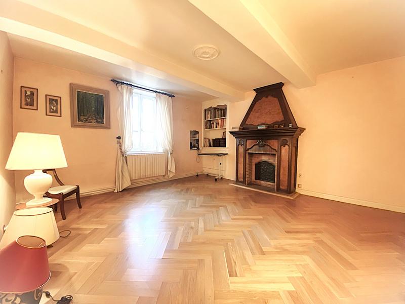 Appartement - 213 m² - 7 pièces