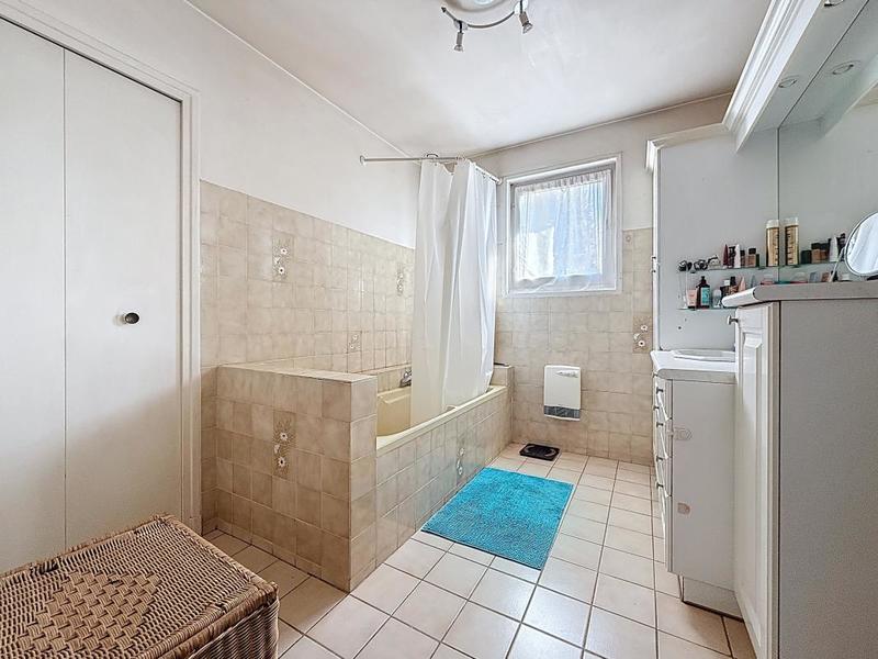 Maison - 230 m² - 5 pièces