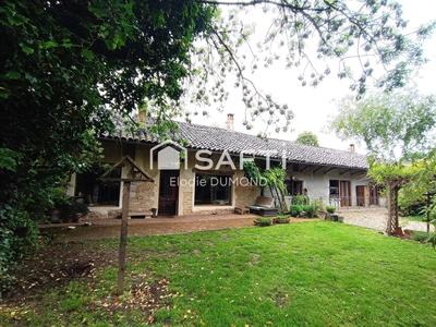 Maison - 261 m² - 8 pièces