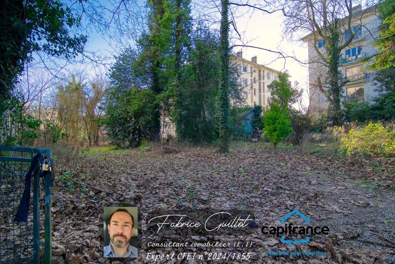 Maison - 320 m² - 10 pièces