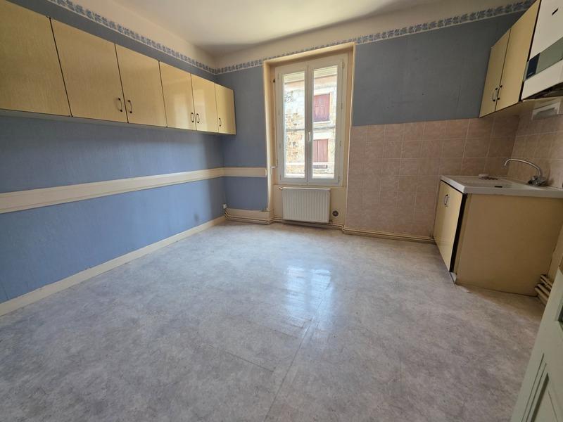 Maison - 166 m² - 8 pièces