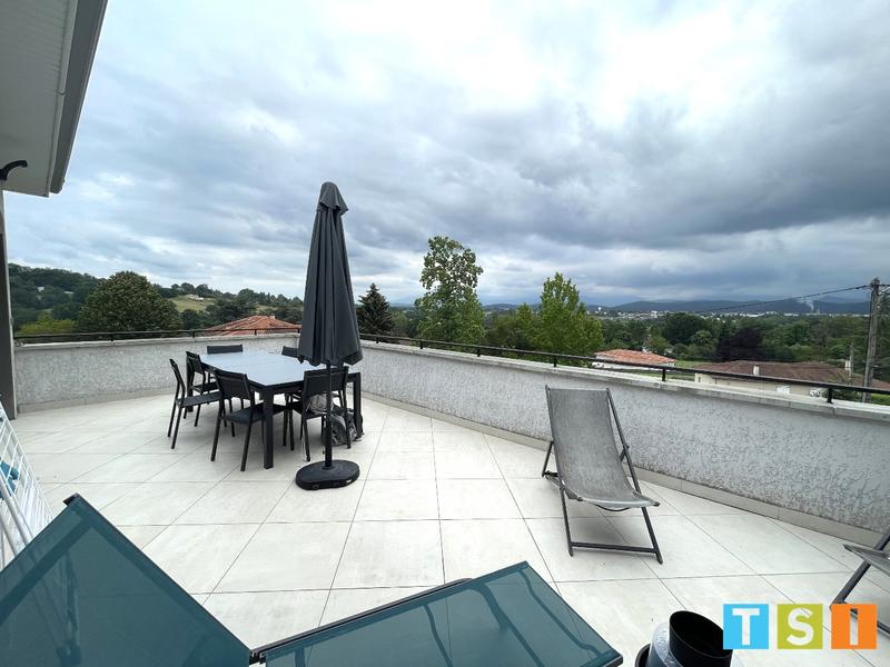 Maison - 223 m² - 8 pièces