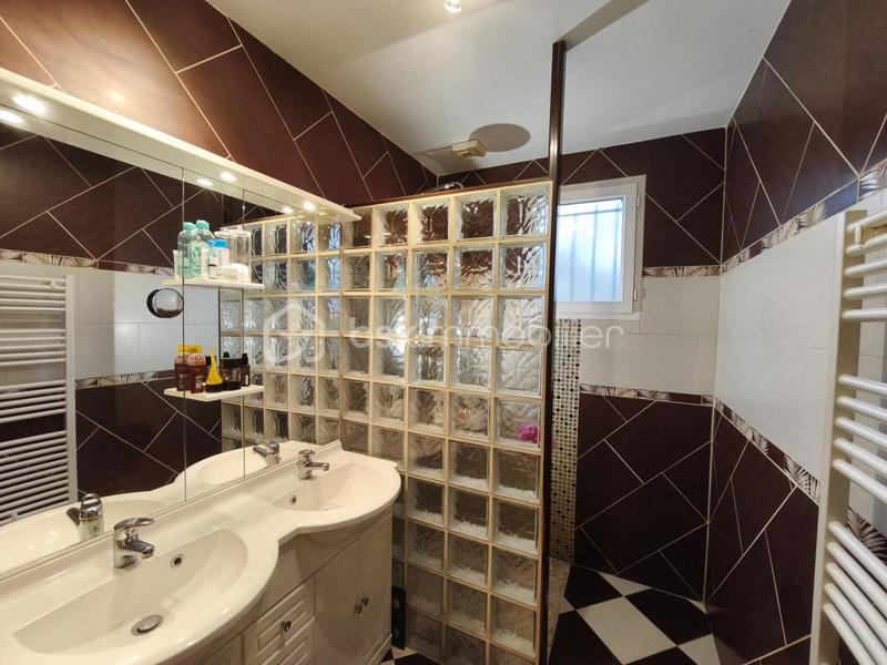 Pavillon - 93 m² - 5 pièces