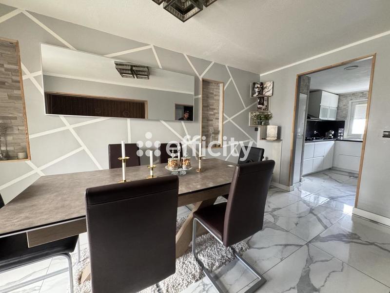 Maison - 103 m² - 5 pièces