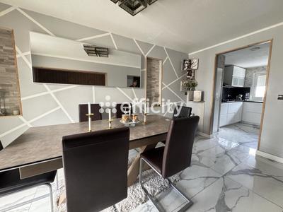 Maison - 103 m² - 5 pièces