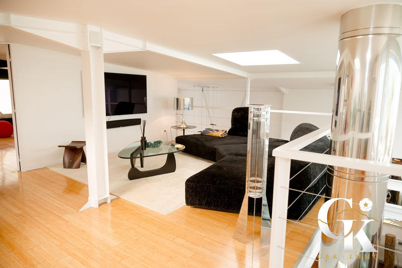 Maison - 393 m² - 9 pièces