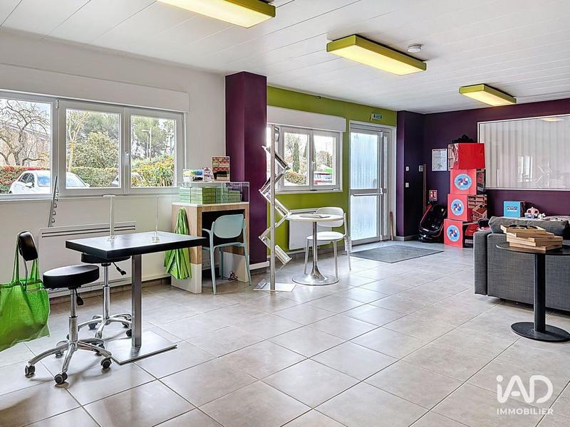 Local commercial - 1 280 m²