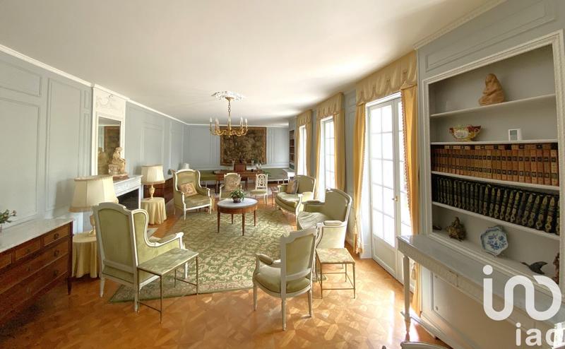 Maison - 216 m² - 7 pièces