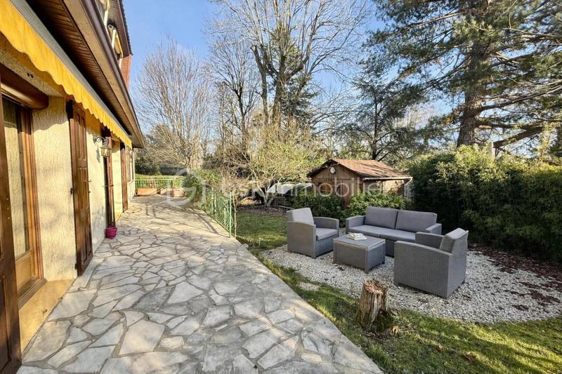 Maison - 218 m² - 7 pièces