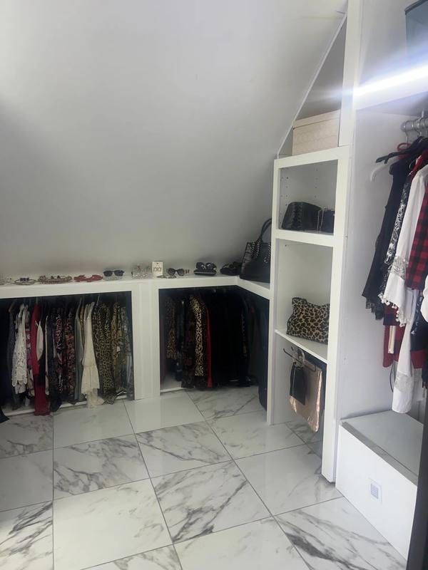 Maison - 266 m² - 7 pièces