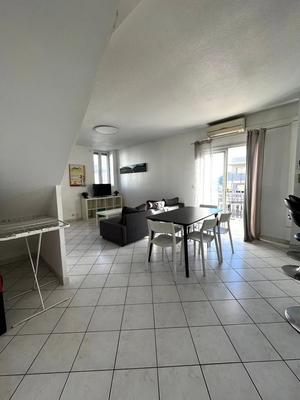 Appartement - 80 m² - 4 pièces