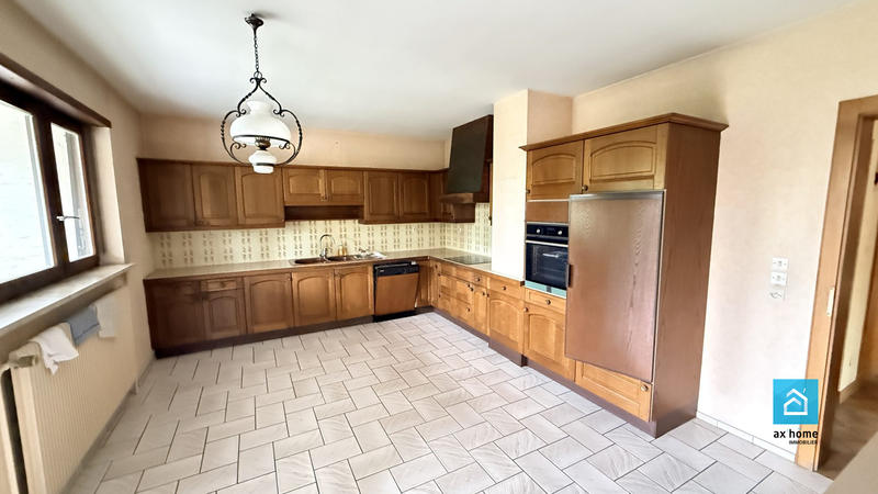 Maison - 230 m² - 7 pièces