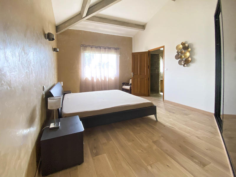 Maison - 334 m² - 8 pièces