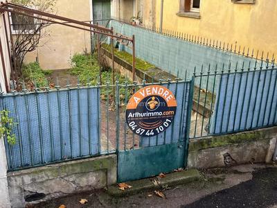 Maison - 229 m² - 9 pièces