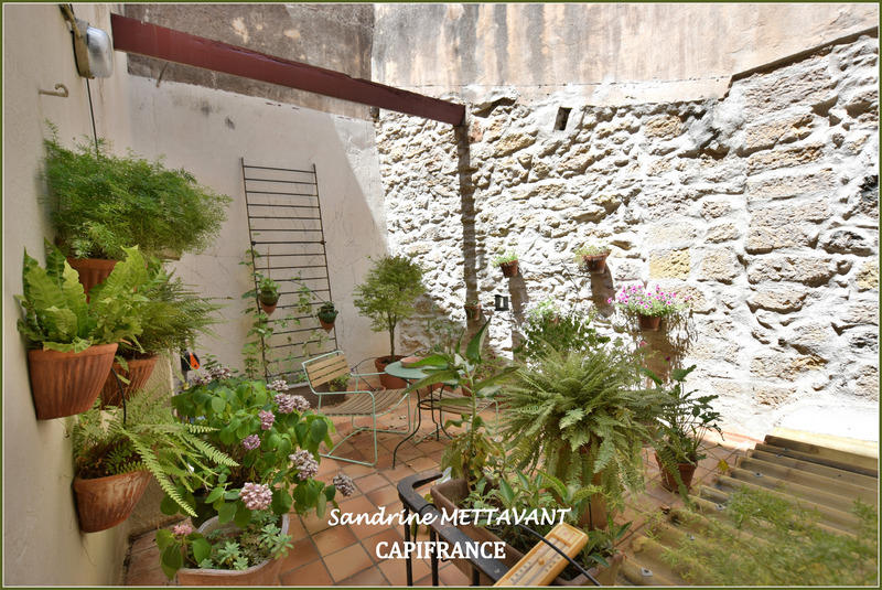 Maison - 295 m² - 10 pièces