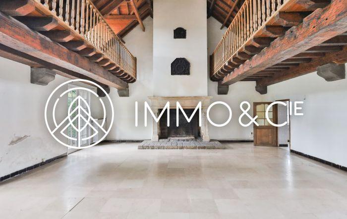 Maison - 260 m² - 6 pièces