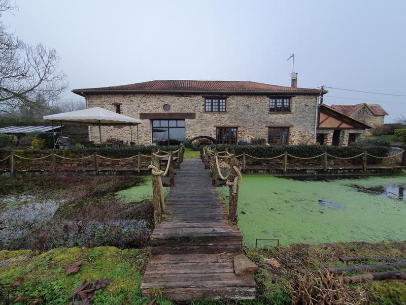 Maison ancienne - 347 m² - 6 pièces