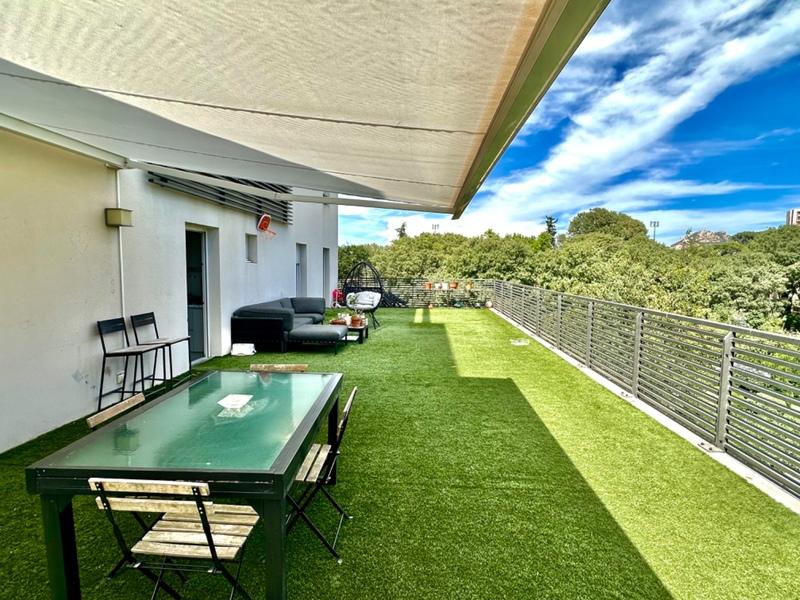 Appartement - 100 m² - 4 pièces