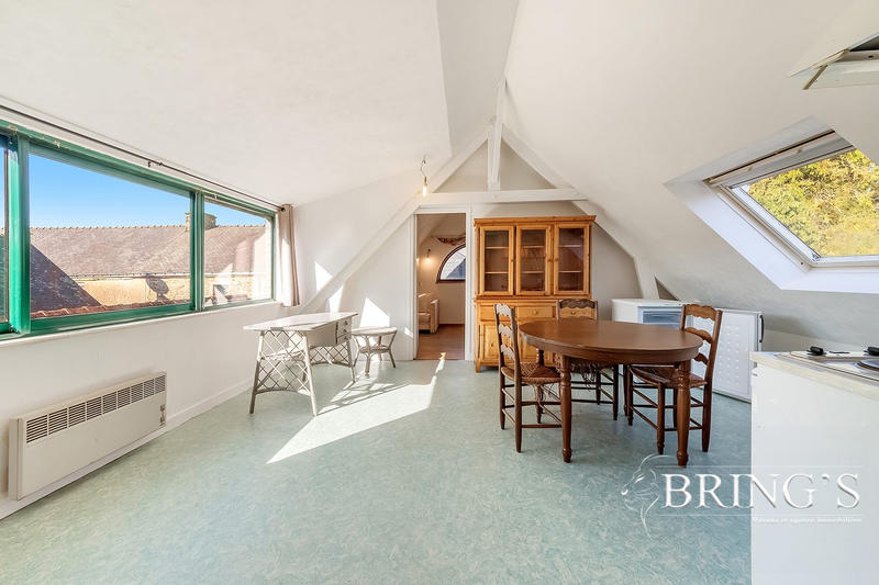 Maison traditionnelle - 147 m² - 6 pièces