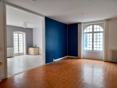 Maison - 264 m² - 9 pièces