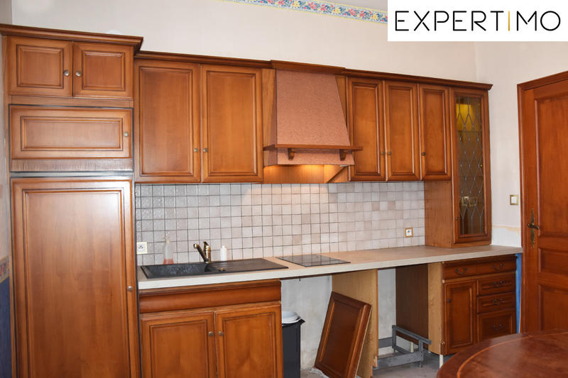 Maison - 184 m² - 8 pièces