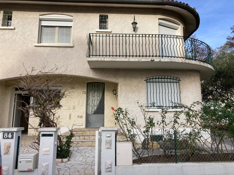 Maison - 212 m² - 7 pièces