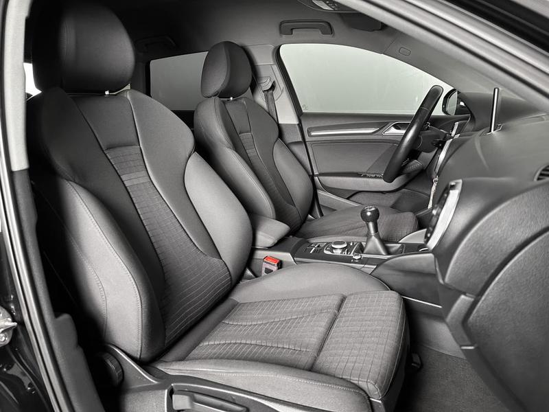 Audi A3 Sportback Sport Tfsi 116ch Ja18p Sieges Chauff Carplay Regul Acc Xenon Clim 116 Ch