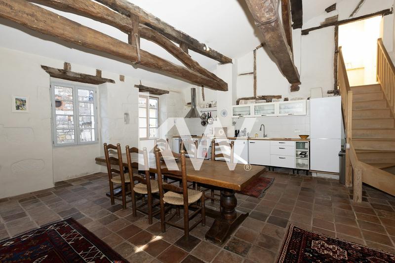 Maison - 680 m² - 18 pièces