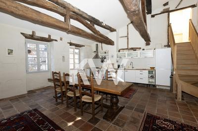 Maison - 680 m² - 18 pièces