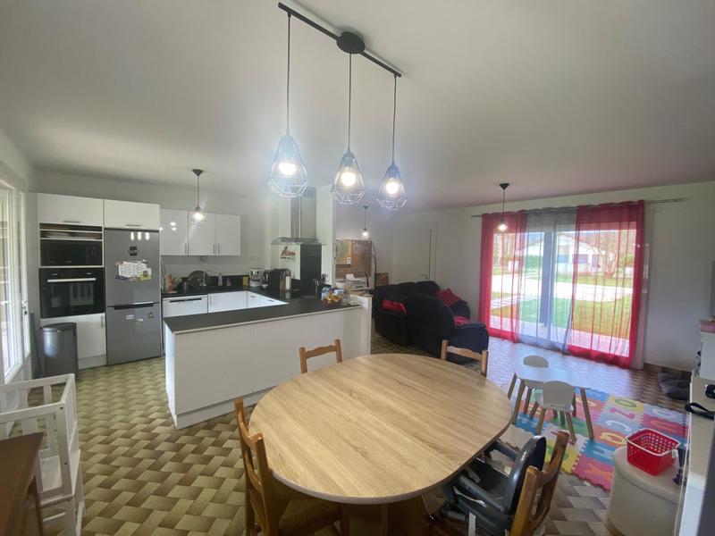 Maison - 90 m² - 4 pièces