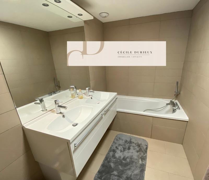 Appartement - 96 m² - 4 pièces