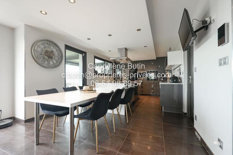 Villa - 260 m² - 7 pièces