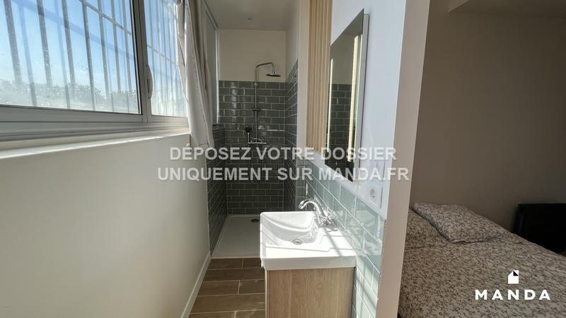 Chambre - 12 m² - 5 pièces