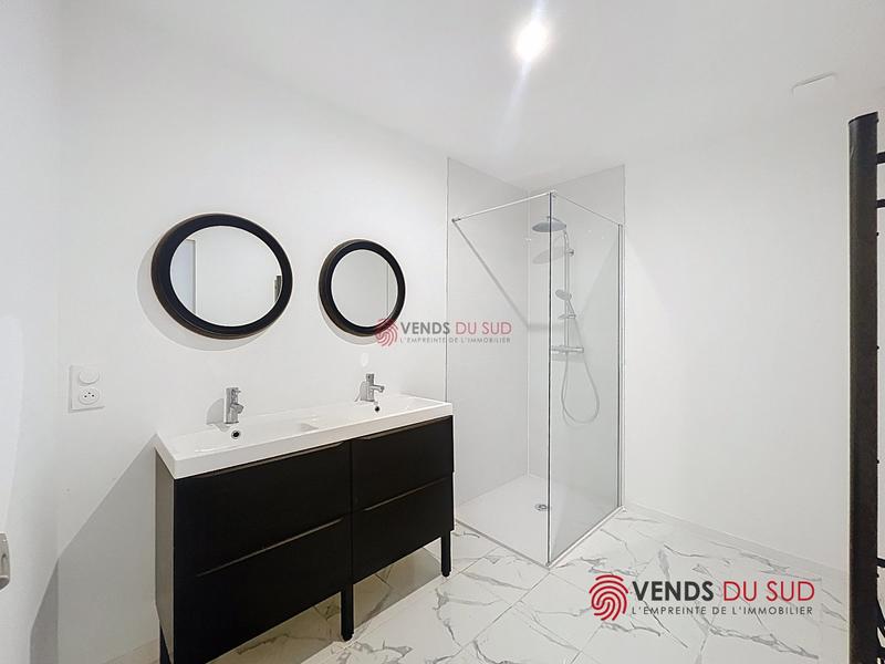 Maison - 230 m² - 7 pièces